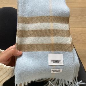 Burberry cashmere scarf